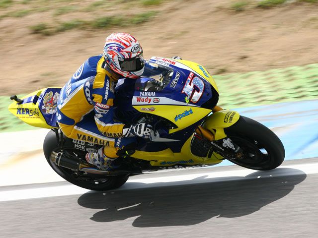 Edwards (Yamaha) al frente en los últimos libres de MotoGP