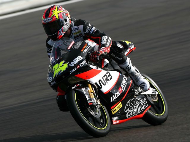 Terol, tercero, no puede con Corsi (Aprilia) que saldrá desde la pole