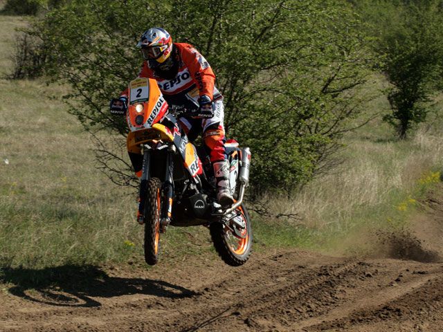 Coma (KTM) arrasa en la primera etapa de las Dakar Series