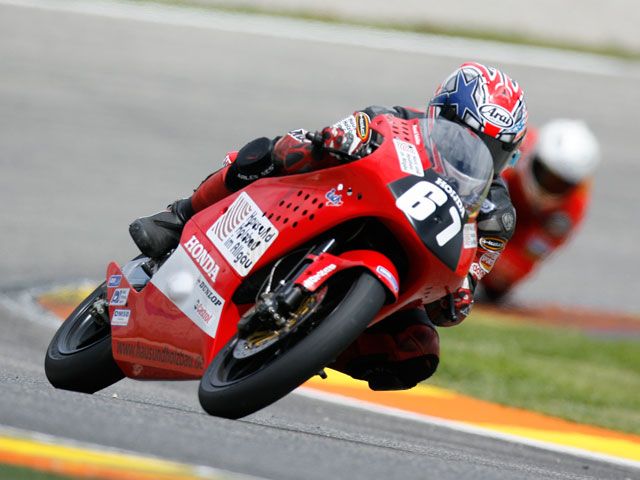 Marcel Schrotter (Honda) por delante de Martin y Salom