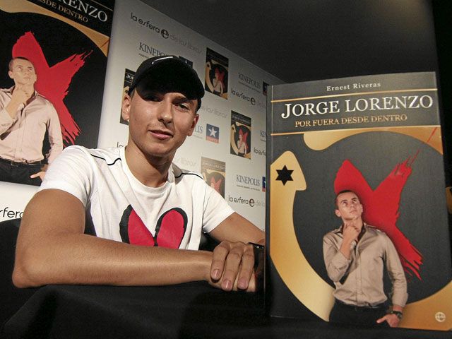 Jorge Lorenzo celebra el Día del Libro