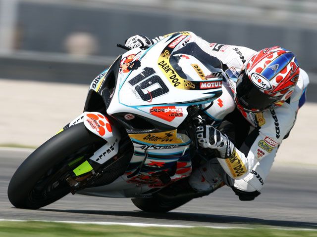 Fonsi Nieto (Suzuki) y Carlos Checa (Honda), a por el liderato en Superbike