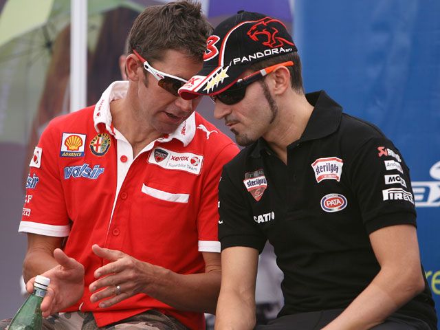 Ducati invita a Bayliss y Biaggi a probar la GP8