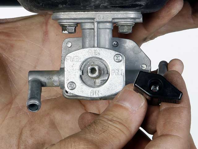 Mantenimiento moto: Grifo de combustible