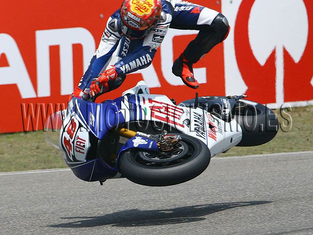 Jorge Lorenzo, con posible fractura en los tobillos, no correrá en China
