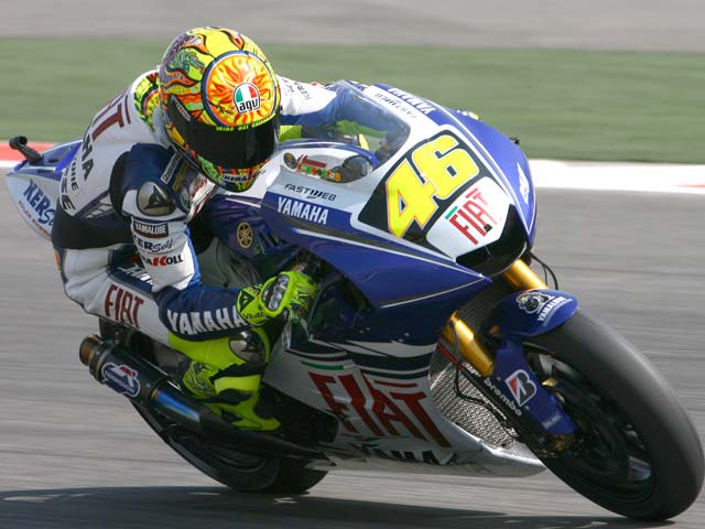 Valentino Rossi (Yamaha) domina en China. Pedrosa (Honda), segundo