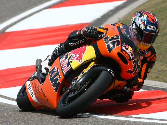 Doblete de KTM: Kallio y Aoyama. Caída de Bautista (Aprilia)