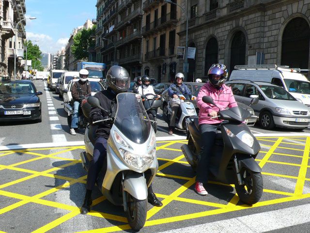 Parrillas exclusivas para motos en los cruces