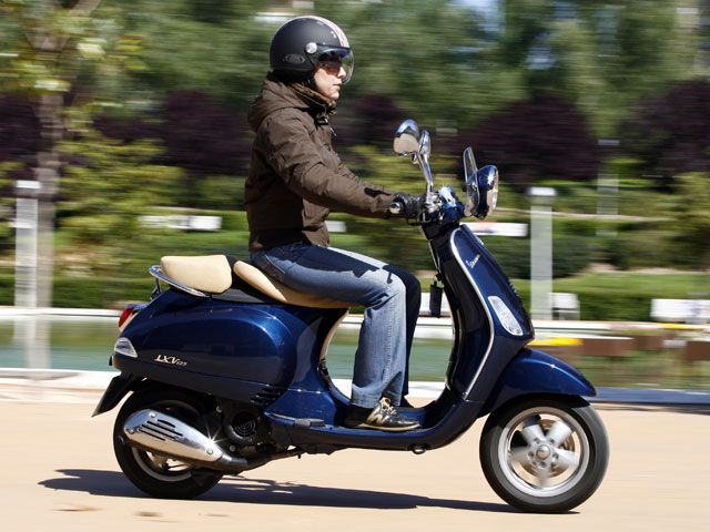 Vespa LXV Navy 125