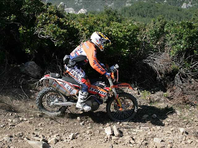 Gerard Farrés (KTM) sube posiciones en Cerdeña