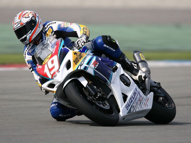 Simeon (Suzuki) y Baz (Yamaha), protagonistas