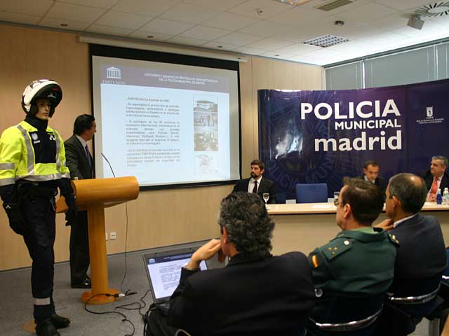 Nuevo equipamiento para los agentes de la Policía Municipal de Madrid