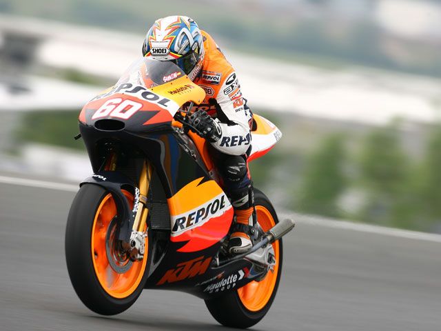 Julián Simón (KTM) se impone en los último libres