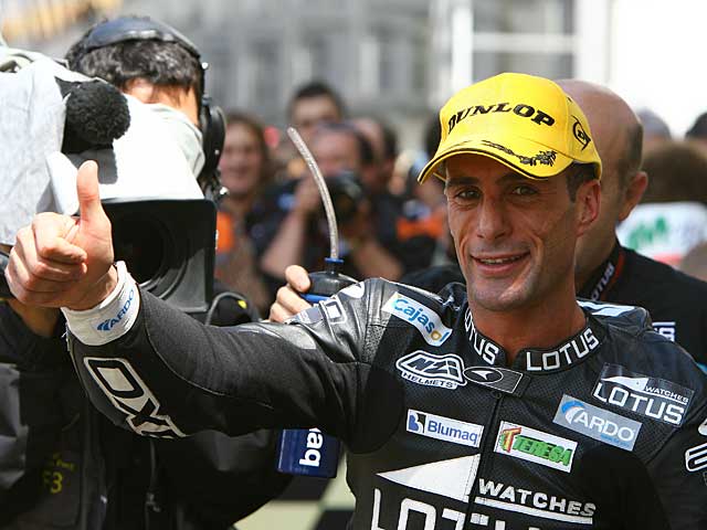 A.Debón (Aprilia): "Volvemos a ser tan competitivos como el que más" A.Debón (Aprilia): "Volvemos a ser tan competitivos como el que más"