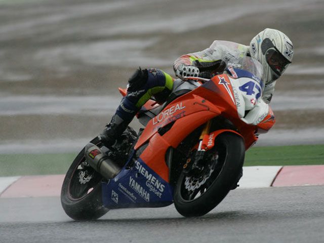 Ángel Rodríguez (Yamaha) victoria indiscutible en Supersport