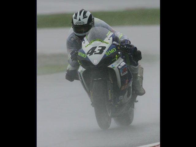 Rocamora (Suzuki) primero, Forés (Kawasaki) descalificado