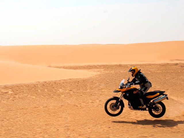 Viaje en moto por China con Gustavo Cuervo