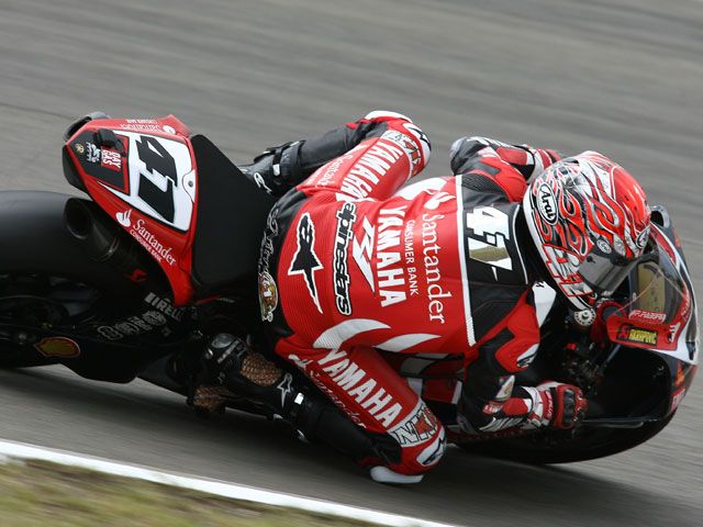 Haga y Yamaha, doblete en superbike. Checa (Honda), cuarto
