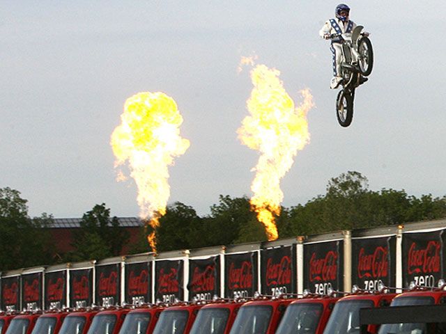 Robbie  Knievel sigue los pasos de su padre