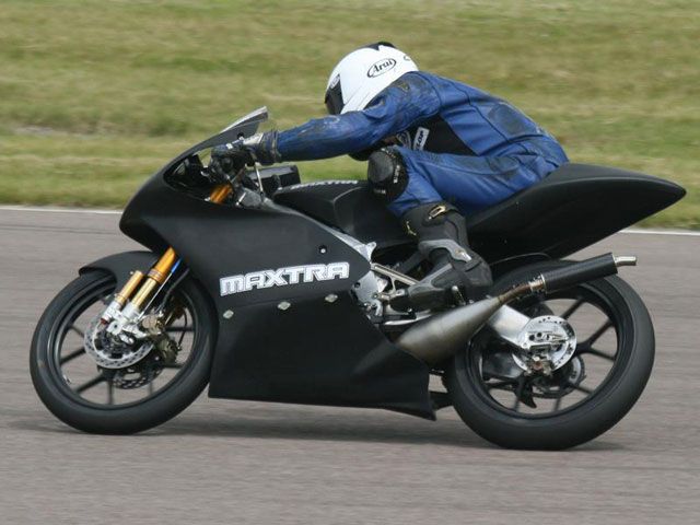 Maxtra Racing Team ya rueda
