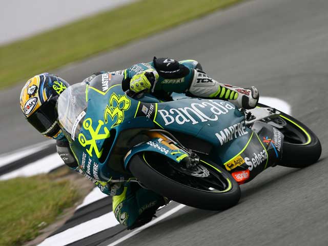 Sergio Gadea (Aprilia) comienza con fuerza en Assen