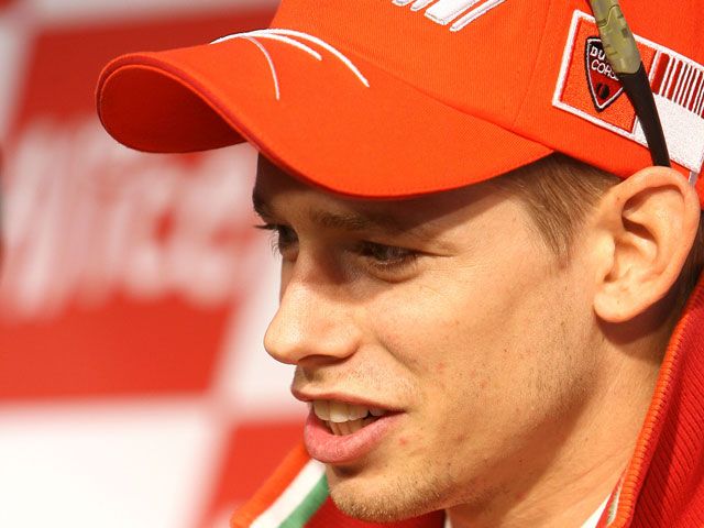 Stoner (Ducati) empieza dominando el GP alemán