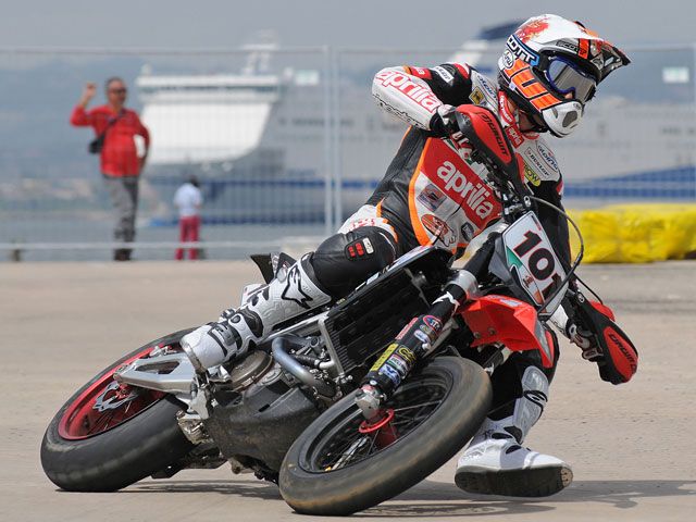 Vuelve Van Den Bosch (Aprilia)