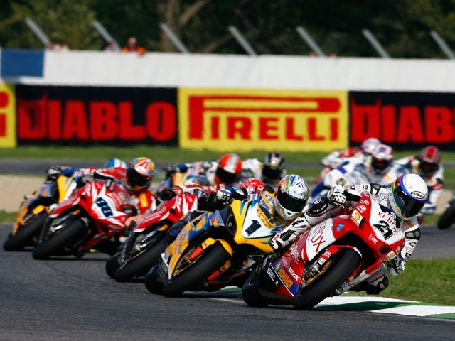 Pirelli renueva en SBK