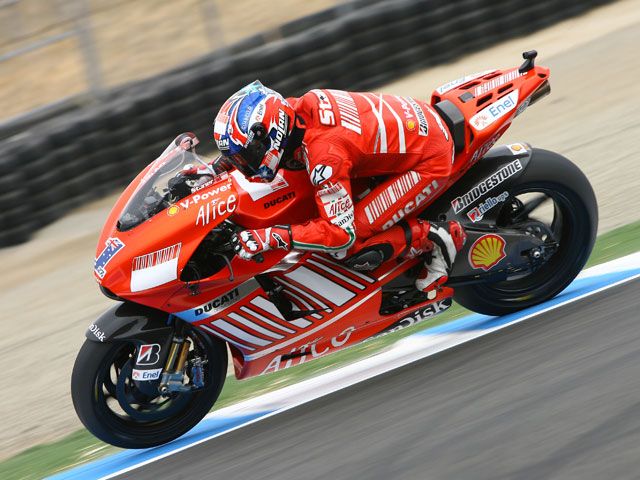 Casey Stoner (Ducati), pole y espectáculo