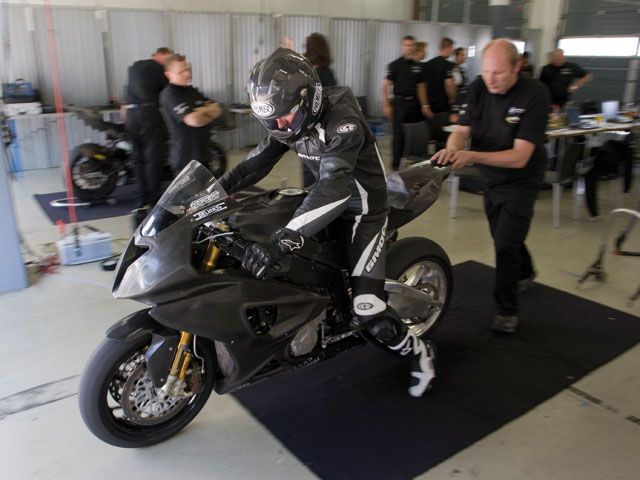 La BMW S 1000 RR sigue su desarrollo en circuito