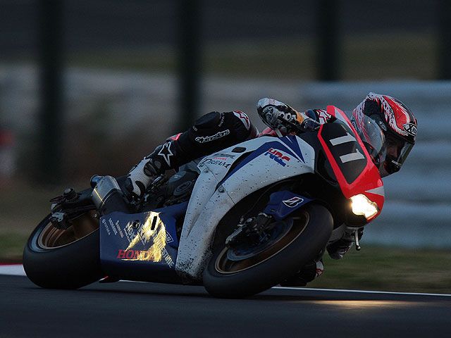 La increíble aventura de Carlos Checa (Honda)