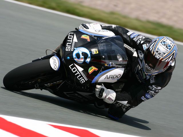 Debón (Aprilia) gana en Brno, Bautista (Aprilia) segundo. Barberá, cuarto