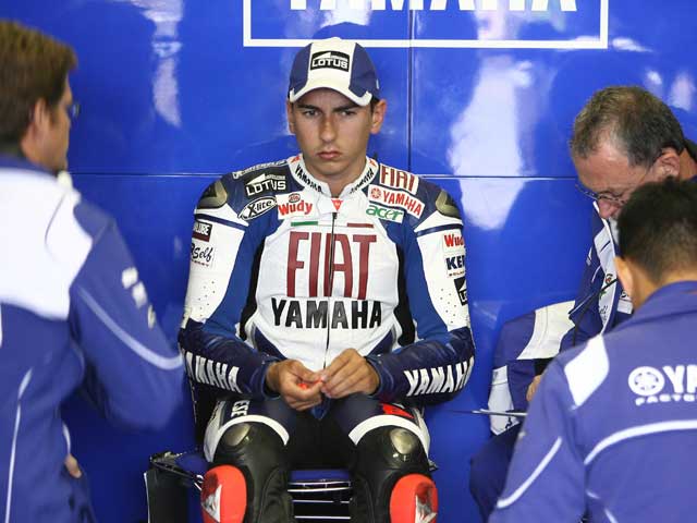 Jorge Lorenzo (Yamaha) progresa con Michelin