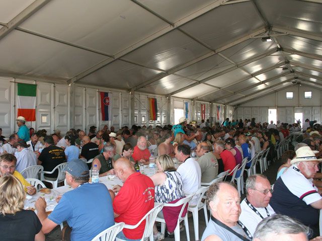 500 moteros en la 27 edición del Motocamp FIM