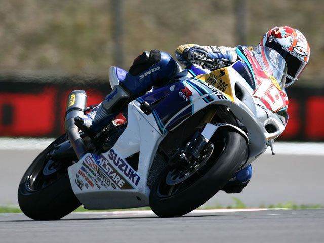 Simeon (Suzuki) y Bussolotti (Yamaha) ganan en STK