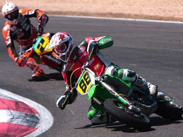 Doblete de Yonni Hernández (Kawasaki) en SM1
