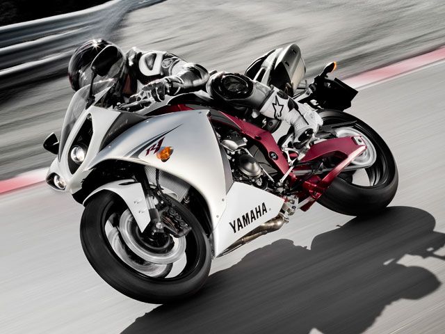 Novedades 2009: Yamaha R1, Diversion, VMAX y Midnight Star