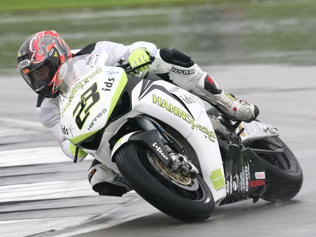 Exhibición de Kiyonari (Honda) en las "marismas" de Donington Park