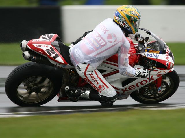 A la segunda fue la vencida para Troy Bayliss (Ducati)