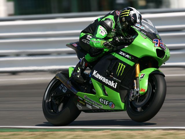 West (Kawasaki), Iannone (Aprilia) y Pasini (Aprilia), al frente en Indianápolis