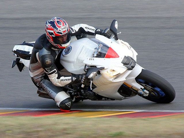 Aprilia V4 Stradale