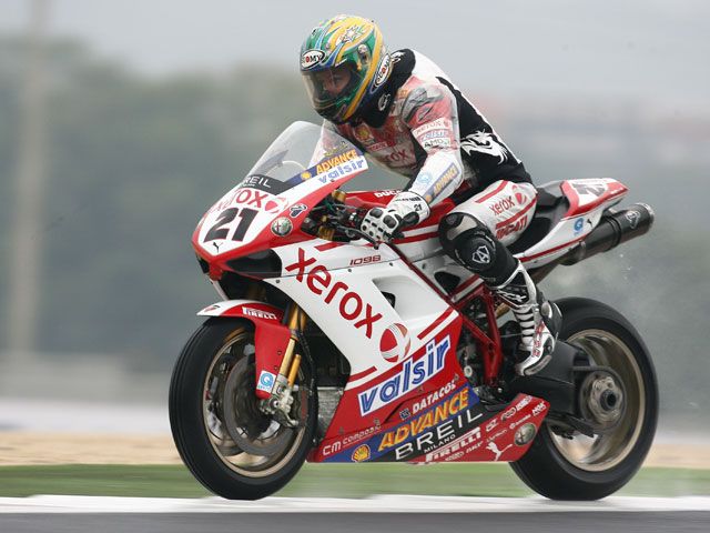 Bayliss (Ducati) saldrá desde la pole en su asalto al título de SBK