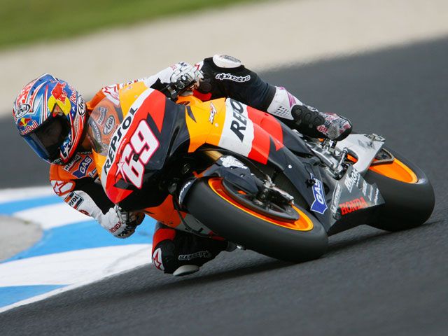 Hayden (Honda), Simoncelli (Gilera) y Di Meglio (Derbi), los más rápidos