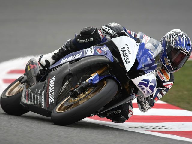 Parkes (Yamaha) logra la pole de Supersport en Magny Cours