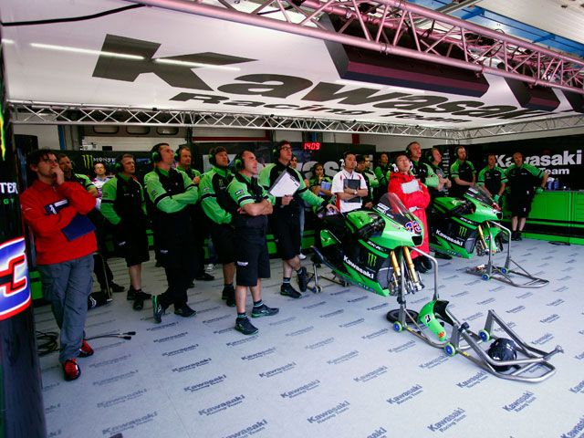 Aspar: "Si Kawasaki quiere a Nakano que paguen la mitad" Aspar: "Si Kawasaki quiere a Nakano que paguen la mitad"
