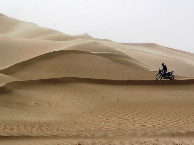Los desiertos del mundo en moto