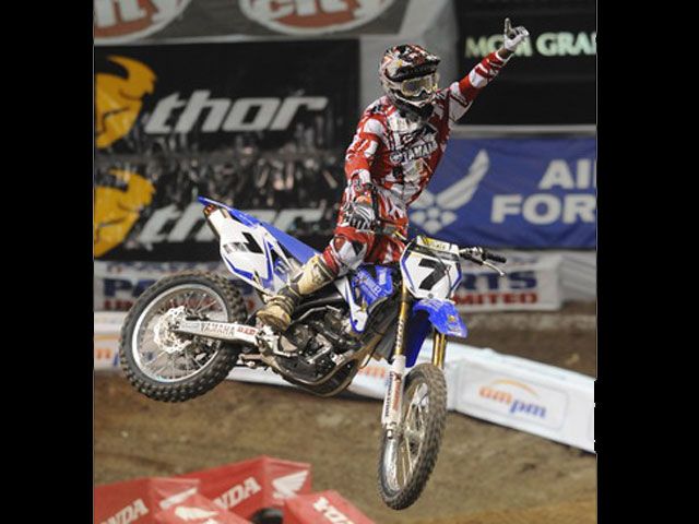Stewart también gana con Yamaha