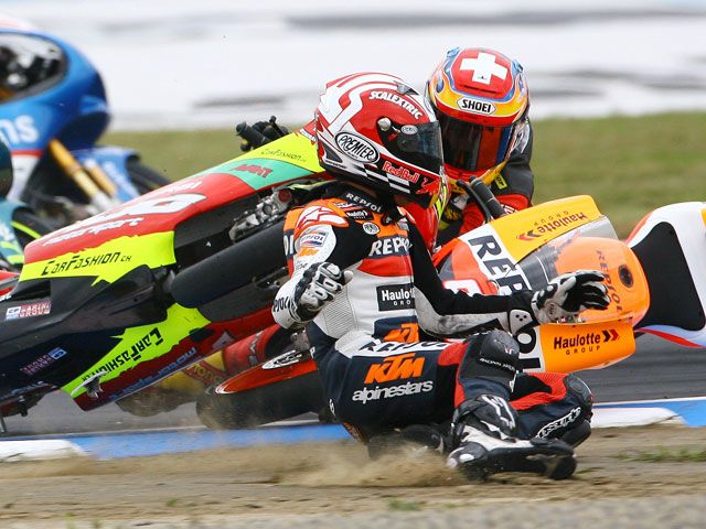 Grave caída de Márquez (KTM) en los entrenamientos libres de Malasia