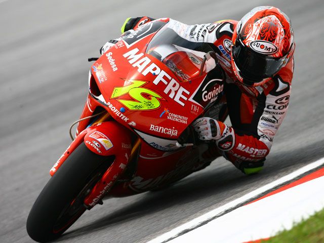 Victoria para Bautista con Aprilia. Simoncelli, campeón del mundo con Gilera