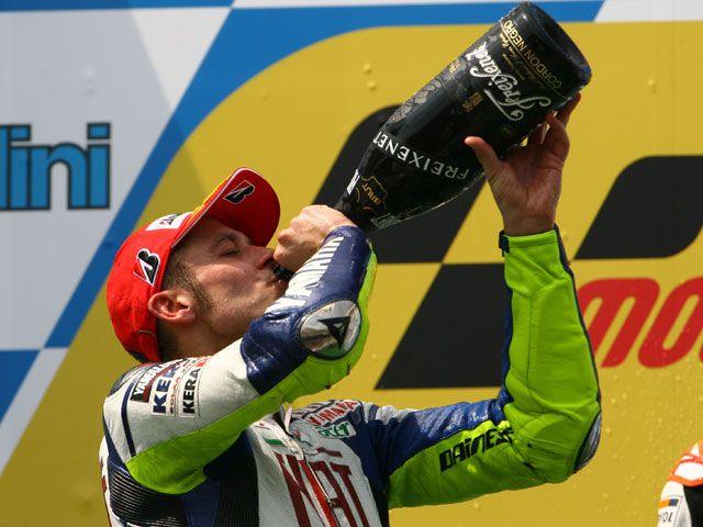 Valentino Rossi (Yamaha): "Quiero felicitar a mi amigo Marco Simoncelli"